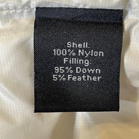 Coatology New York Women’s Small Vest Quilted Down Filled Packable Full Zip EUC - Picture 11 of 11